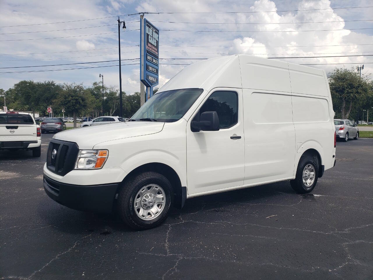 Used 2021 Nissan NV 2500 High Roof RWD image 1