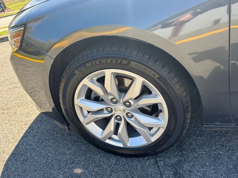 Used 2018 Chevrolet Impala LT image 28