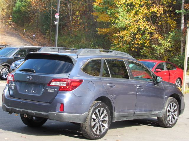 Used 2017 Subaru Outback 2.5i Limited AWD/4WD image 9