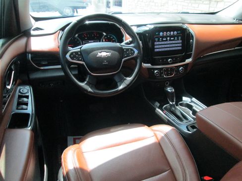 Used 2018 Chevrolet Traverse AWD High Country image 8