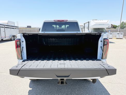 Used 2026 GMC Sierra 3500 4x4 Crew Cab AT4 image 8