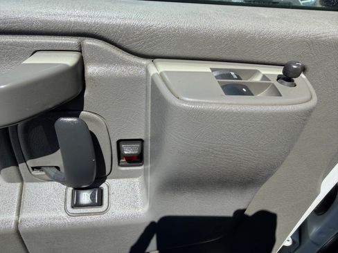 Used 2022 GMC Savana 2500 UNAVAIL RWD image 13