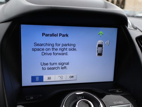 Used 2019 Ford Escape Titanium image 30