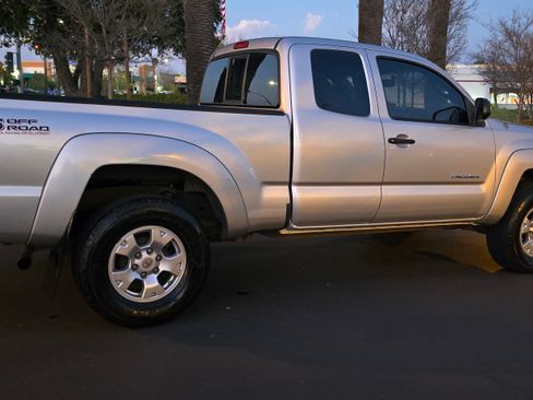 Used 2007 Toyota Tacoma PreRunner image 7