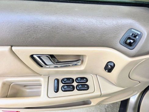 Used 2002 Ford Taurus SEL FWD image 10