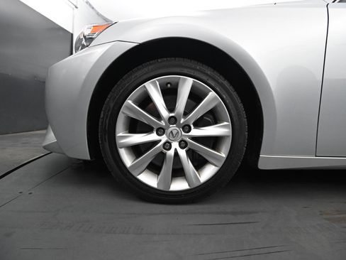 Used 2016 Lexus IS 300 image 9
