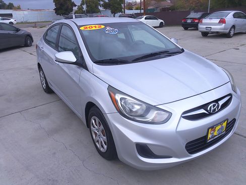 Used 2012 Hyundai Accent GLS image 1