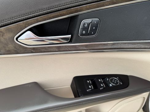 Used 2017 Lincoln MKX Select image 31