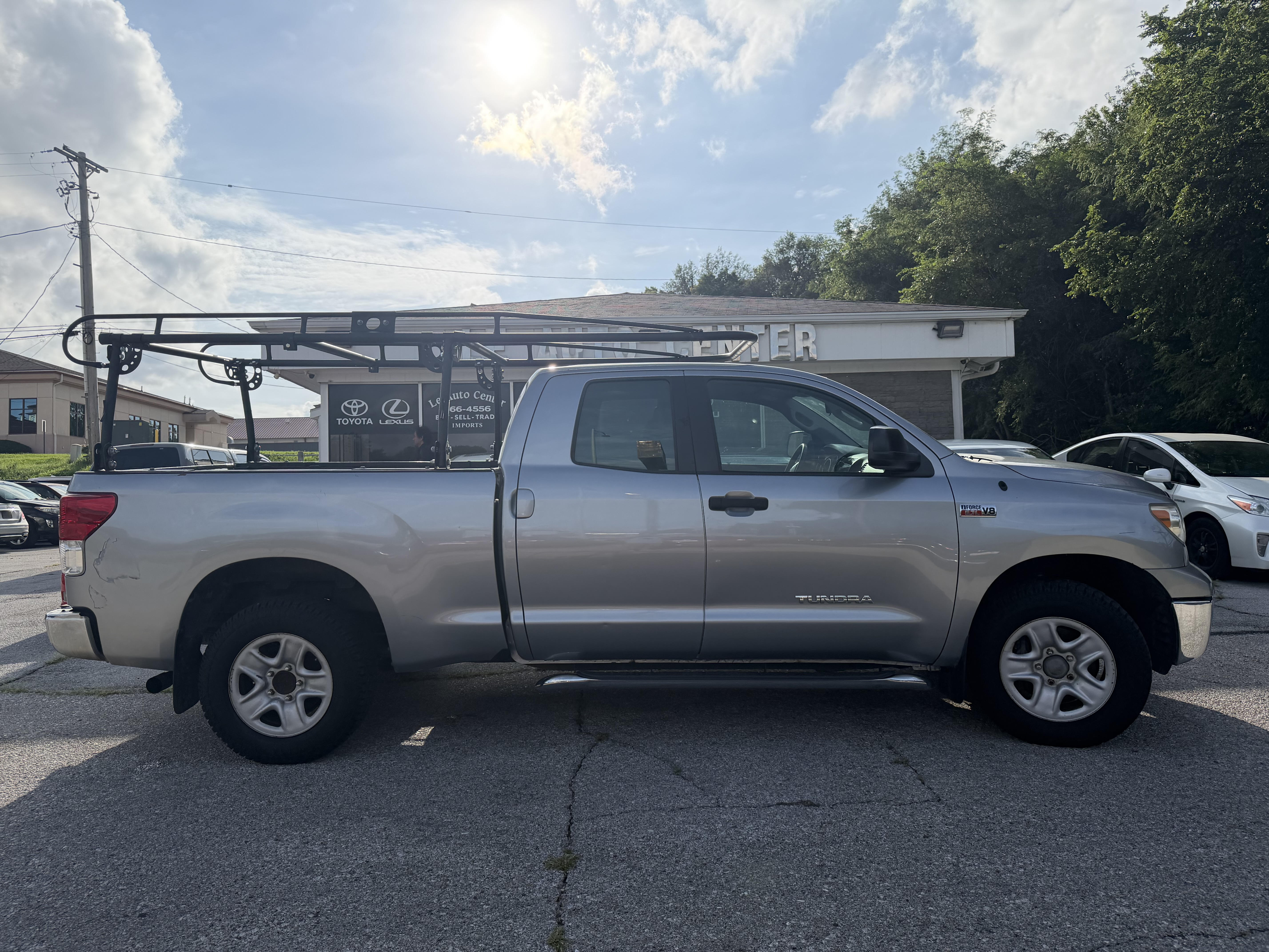 Used 2011 Toyota Tundra 4x4 Double Cab image 1