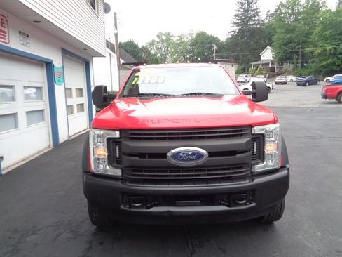 Used 2017 Ford F550 2WD Regular Cab Super Duty image 5