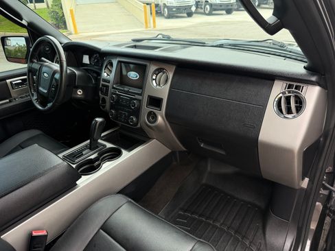 Used 2016 Ford Expedition 2WD image 12