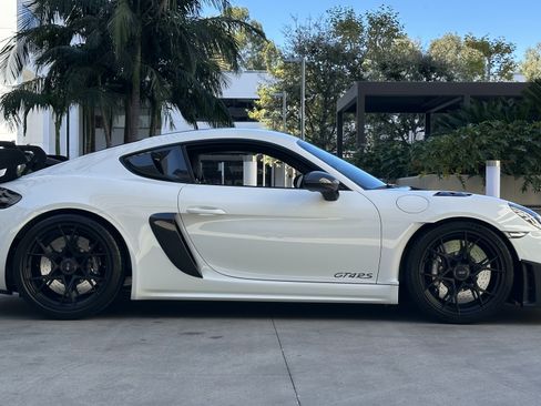Used 2024 Porsche 718 Cayman GT4 RS RWD image 9