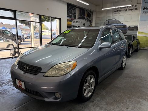 Used 2005 Toyota Matrix XR FWD image 1
