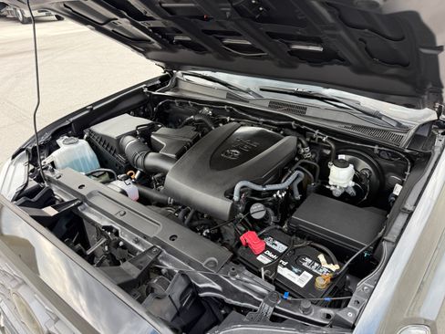 Used 2021 Toyota Tacoma TRD Sport RWD image 22