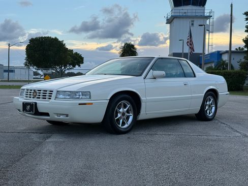 Used 2002 Cadillac Eldorado Collector's Edition FWD image 5