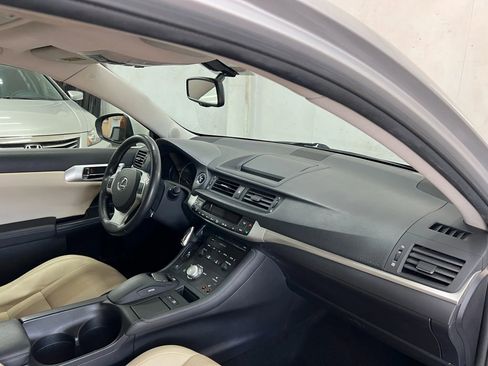 Used 2012 Lexus CT 200h image 17