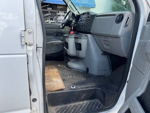 Used 2014 Ford E-350 and Econoline 350 image 11