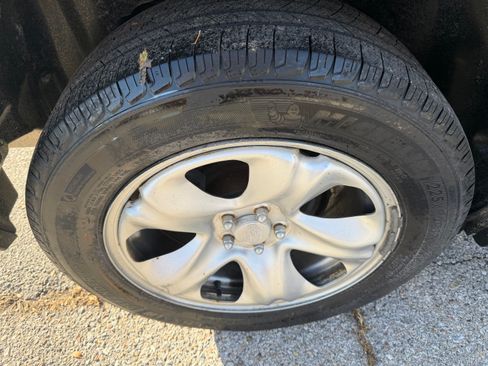 Used 2014 Subaru Forester 2.5i image 8