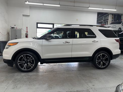 Used 2014 Ford Explorer Sport image 9