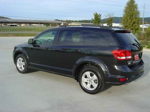 Used 2012 Dodge Journey SXT image 2