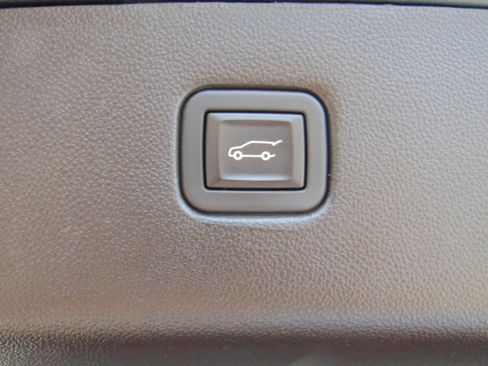 Used 2020 Chevrolet Blazer LT image 9