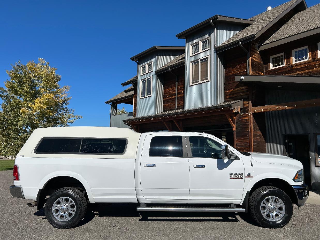 Used 2018 RAM 2500 4x4 Crew Cab Laramie image 3