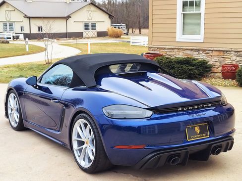 Used 2020 Porsche 718 Boxster Spyder image 11