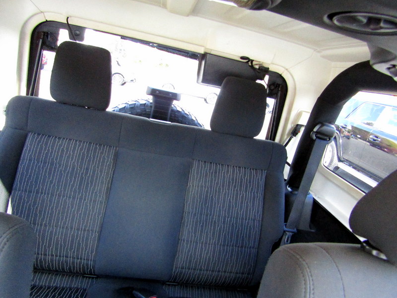 Used 2012 Jeep Wrangler 4WD Rubicon image 22