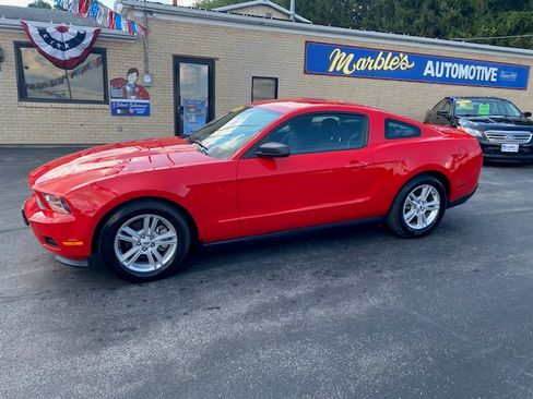 Used 2011 Ford Mustang Coupe RWD image 2
