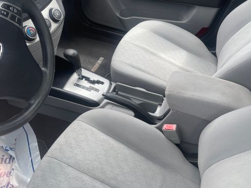 Used 2010 Hyundai Elantra image 6