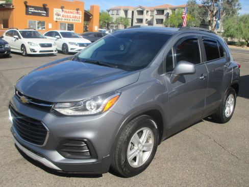 Used 2020 Chevrolet Trax LT image 17
