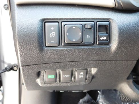 Used 2016 Nissan Sentra image 12