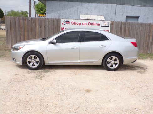 Used 2014 Chevrolet Malibu LT image 2