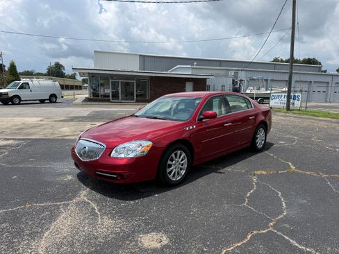 Used 2011 Buick Lucerne CXL FWD image 1