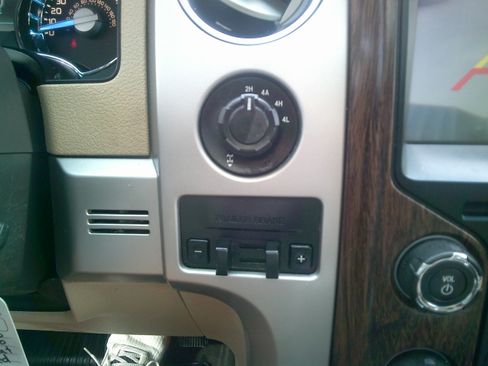 Used 2013 Ford F150 Lariat image 20