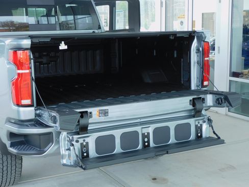 Used 2025 Chevrolet Silverado 2500 High Country image 22