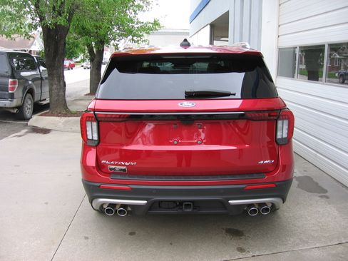 Used 2025 Ford Explorer Platinum image 4