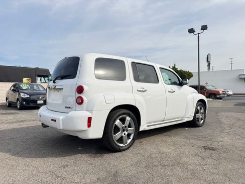 Used 2009 Chevrolet HHR LT image 8