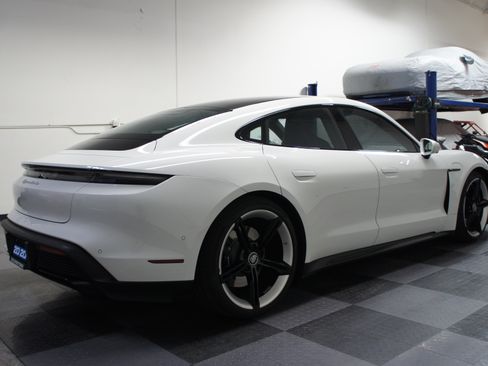 Used 2020 Porsche Taycan Turbo image 3