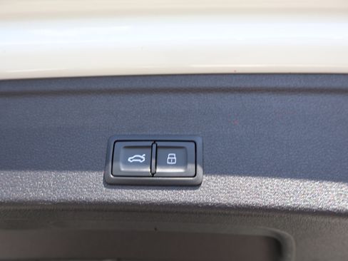 Used 2017 Audi A4 2.0T allroad Premium Plus image 37