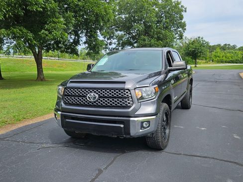Used 2017 Toyota Tundra 4x4 CrewMax SR5 image 1