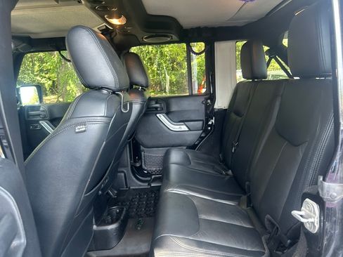 Used 2013 Jeep Wrangler 4WD Unlimited Sahara image 19