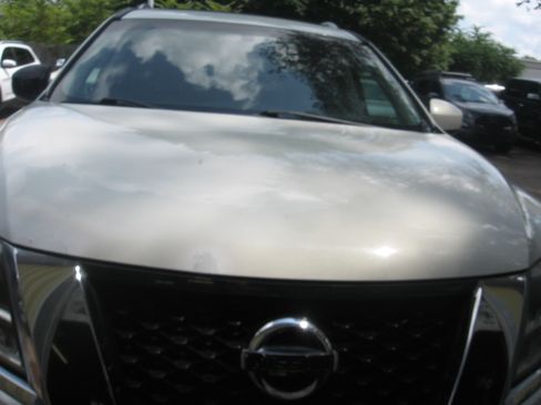 Used 2013 Nissan Pathfinder 4WD image 2