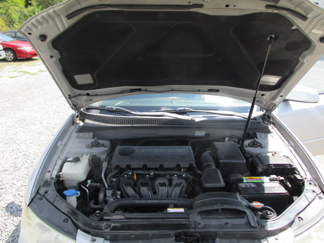 Used 2010 Hyundai Sonata GLS FWD image 46