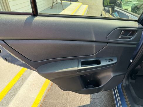 Used 2013 Subaru Impreza 2.0i image 10