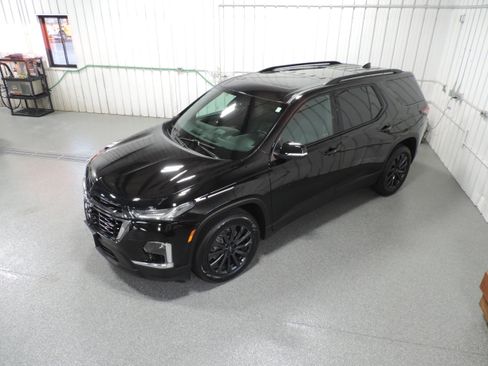 Used 2023 Chevrolet Traverse RS image 16