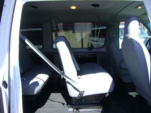 Used 2011 Ford E-350 and Econoline 350 Extended Wagon Super Duty RWD image 12