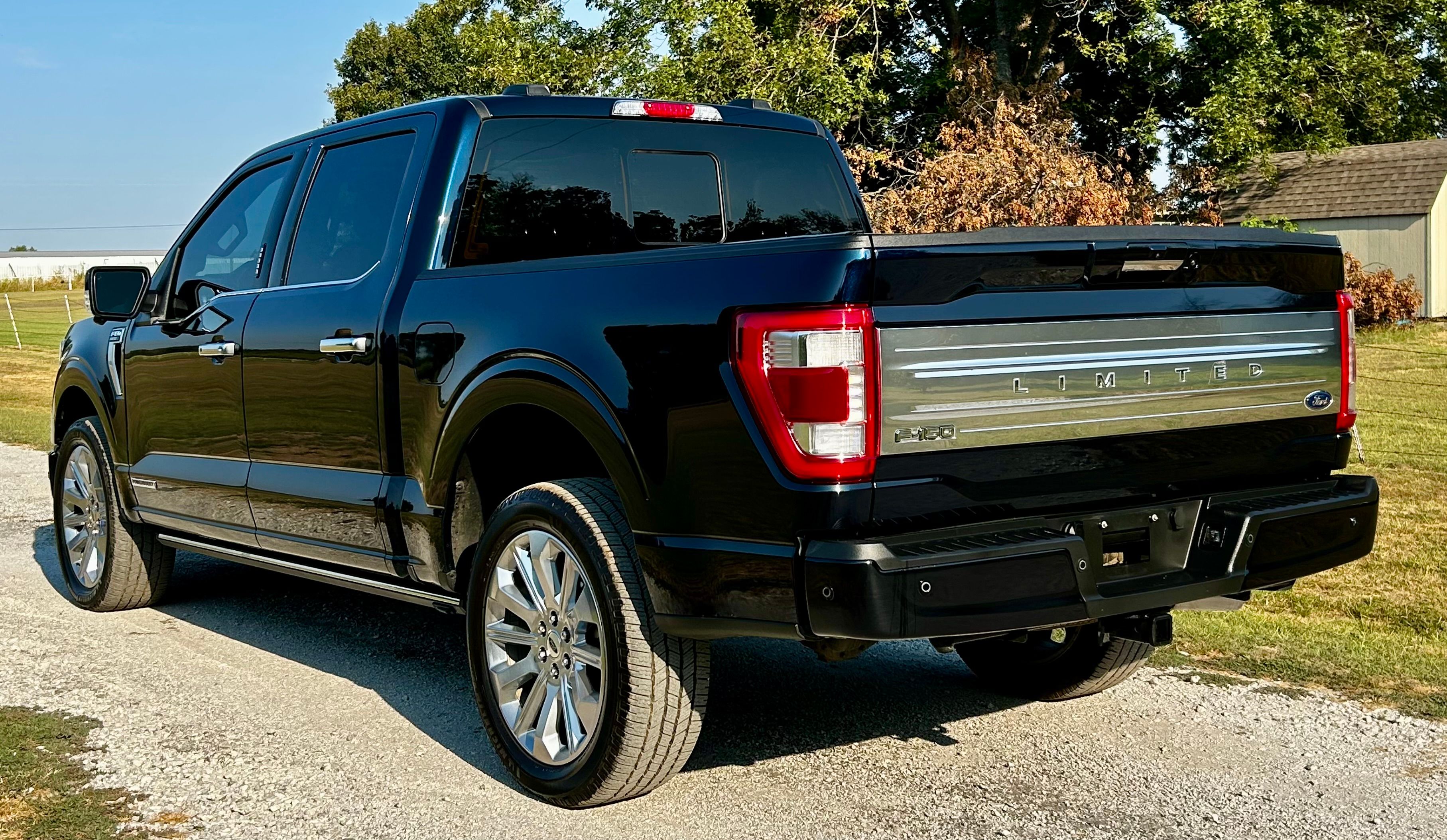 Used 2023 Ford F150 4x4 SuperCrew Hybrid image 5