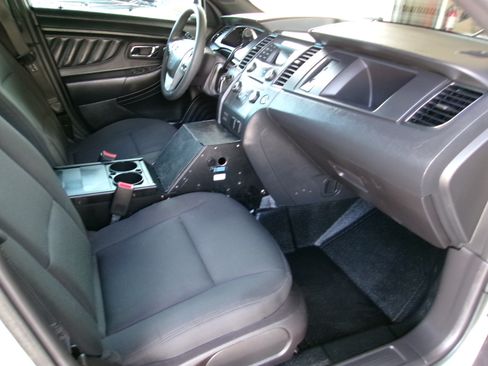 Used 2018 Ford Taurus Police Interceptor AWD image 5
