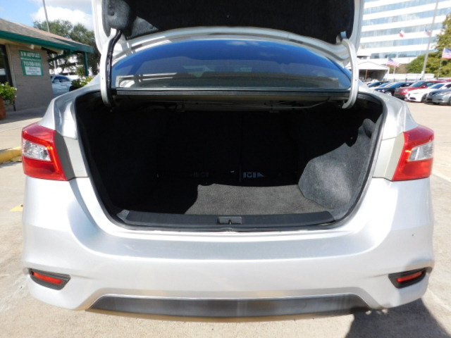 Used 2018 Nissan Sentra S FWD image 8